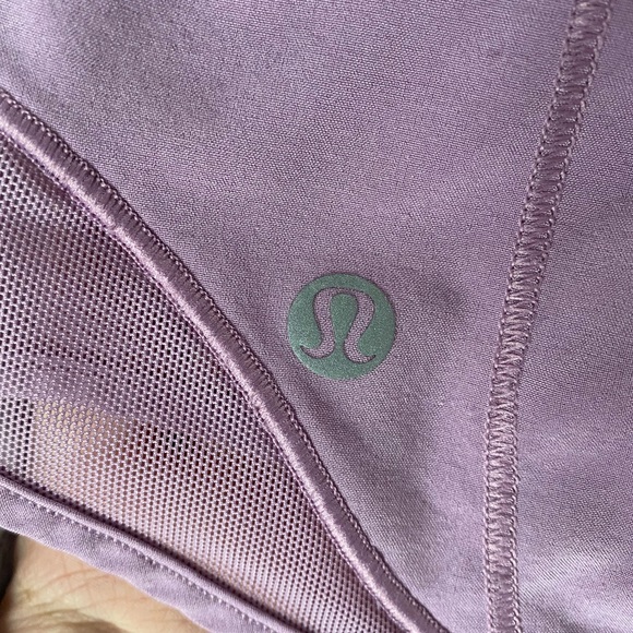 Discontinued Lululemon hotty hot shorts 2.5in - Picture 4 of 5